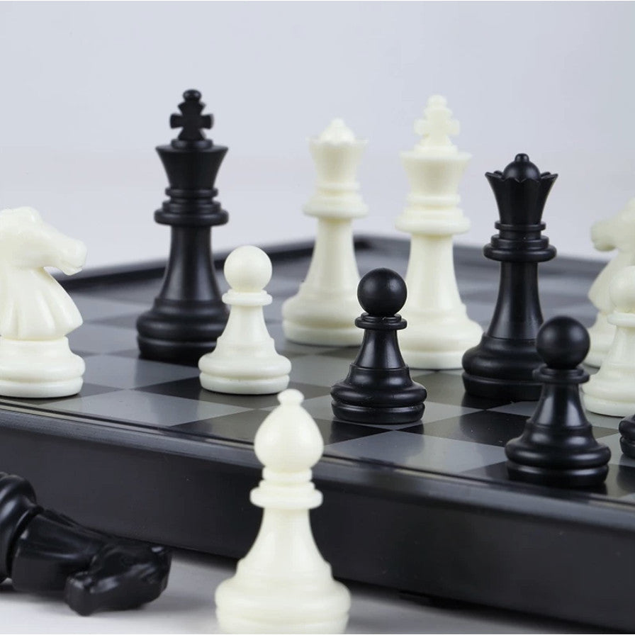 Foldable Magnetic Chess Set International Chess Set